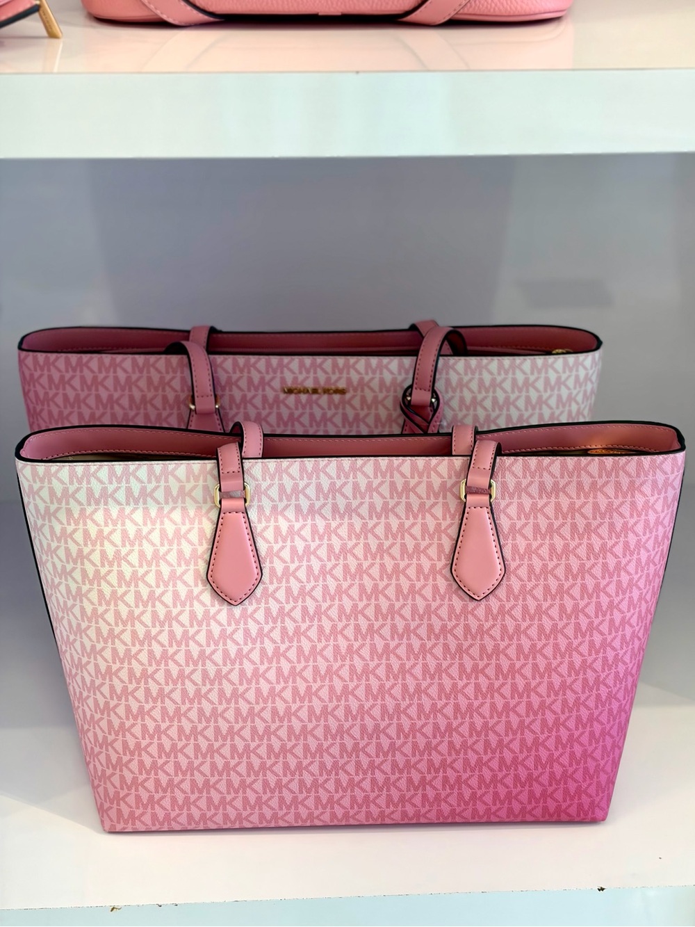 MICHAEL KORS Sheila Large
Ombre Signature Logo Tote Bag - Picture 12 of 13